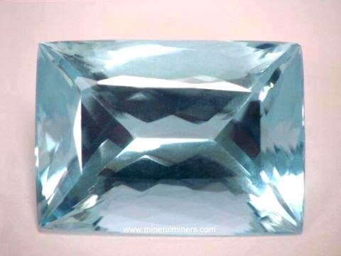 Aquamarine Gemstone: natural color large aquamarine collector gem